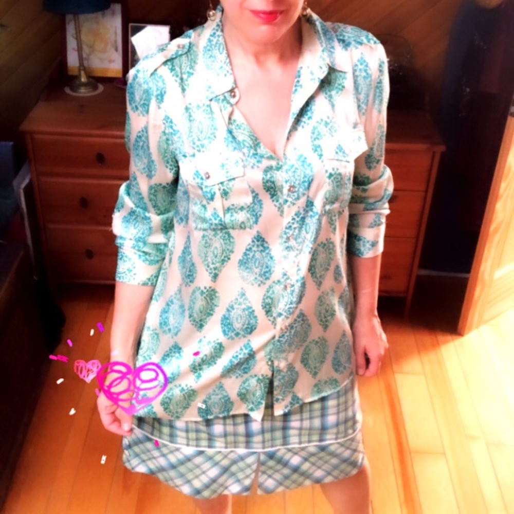 Jones New York Blouse.